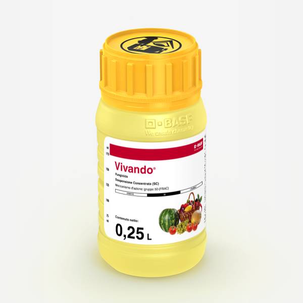 Flacone di VIVANDO 250 ml BASF, fungicida liquido in sospensione concentrata per la difesa professionale da oidio e mal della tela.